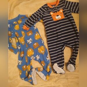 Lot Of 2 One Piece Fleece Footie Jammies pajamas Carter's Child Of Mine Animals
